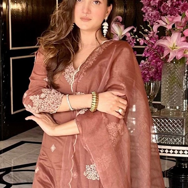 Royal Export Floral Embroidered Regular Thread Work Straight Kurta with Palazzos & Dupatta