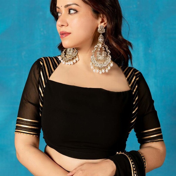 NUD Embroidered Zari Saree With Blouse and Peticoat