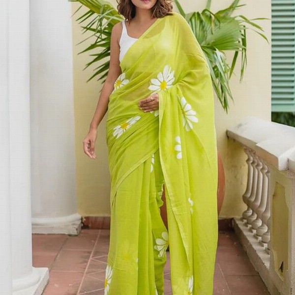 VILLAGIUS Floral Printed Pure Cotton Saree