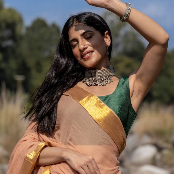 Suta Brown Mul Cotton Solid Saree