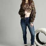 Roadster Women Navy Blue Skinny Fit Mid-Rise Clean Look Stretchable Cropped Jeans