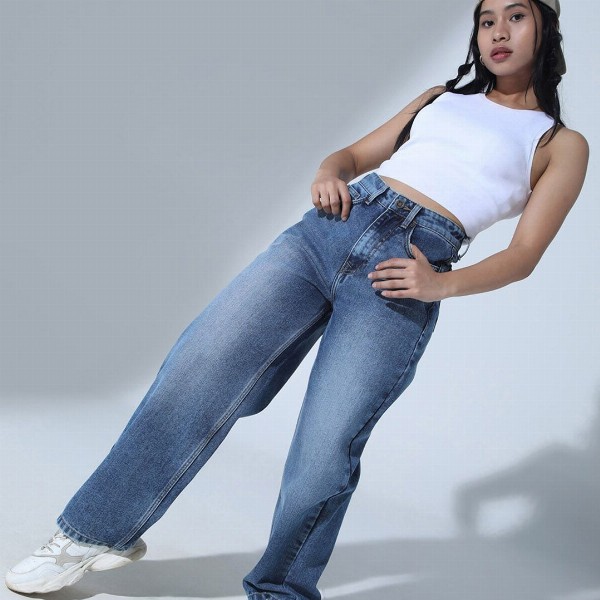 Hubberholme Women 90's baggy High-Rise Light Fade Jeans