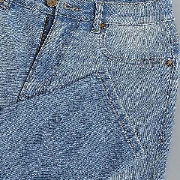 Flying Machine Women Relaxed Fit High-Rise Light Fade Stretchable Cropped Straight Fit Jeans