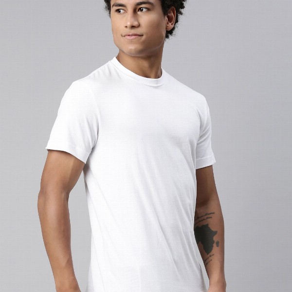 Levis Men Soft Pure Cotton Round Neck Half Sleeve Tshirt