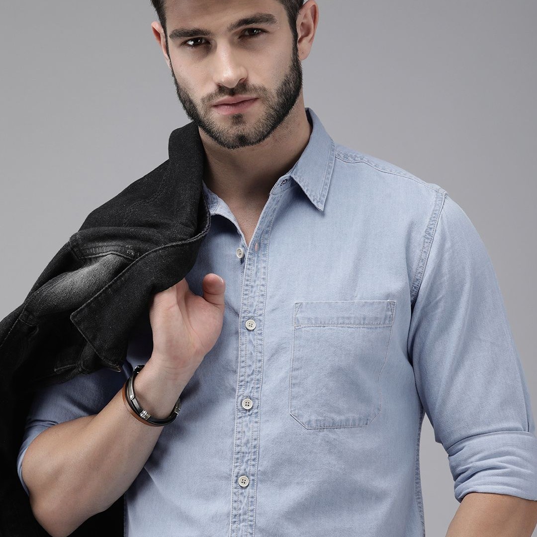 The Roadster Lifestyle Co Men Light Blue Solid Regular Fit Chambray Casual Shirt