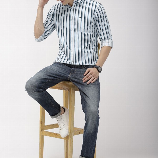 The Indian Garage Co Men White & Teal Blue Slim Fit Striped Casual Shirt