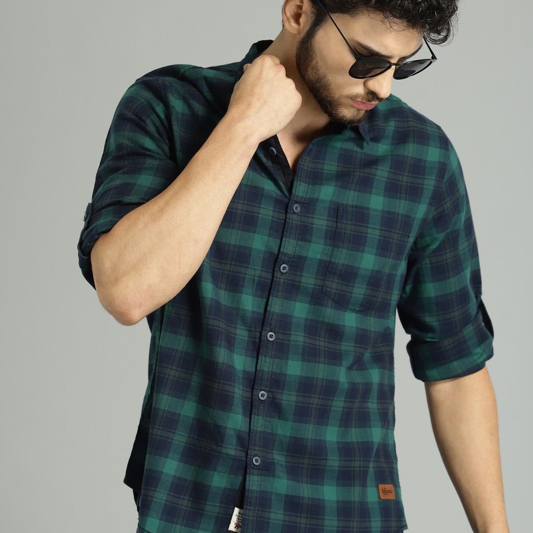 Roadster Men Green & Navy Blue Checked Casual Shirt