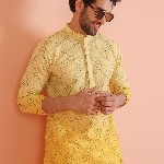 KISAH Men Paisley Embellished Mirror Work Kurta