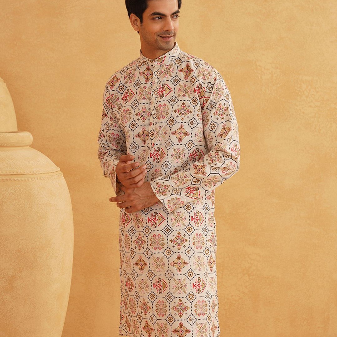SOJANYA Men Cream-Coloured Geometric Printed Kurta
