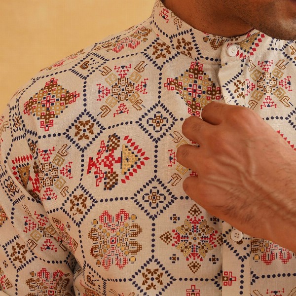 SOJANYA Men Cream-Coloured Geometric Printed Kurta