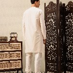 House of Pataudi Floral Embroidered Rozana Kurta