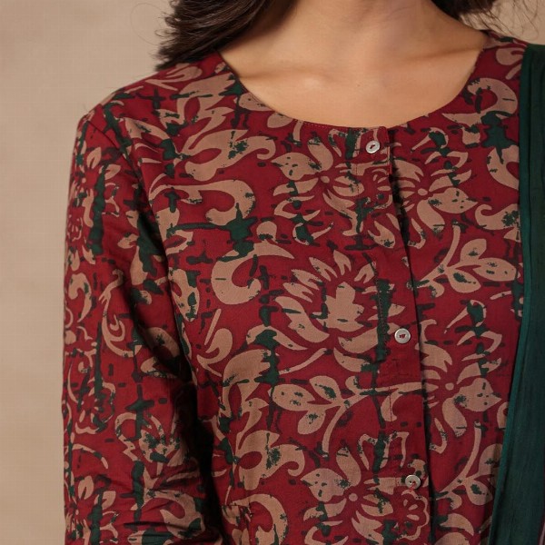 Sangria Floral Printed Pure Cotton Straight Kurta With Trouser & Dupatta