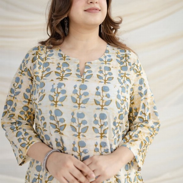 THE INDIAN ETHNIC CO White Ajrakh Cotton Kali Kurta