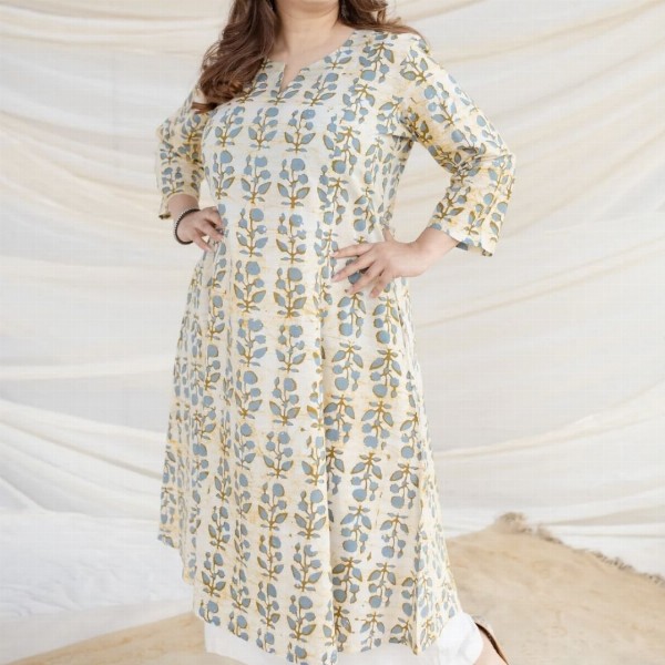 THE INDIAN ETHNIC CO White Ajrakh Cotton Kali Kurta