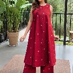 Aaghnya Women Geometric Printed Kurta with Palazzo
