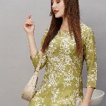 GoSriKi Floral Embroidered Thread Work Regular Kurta