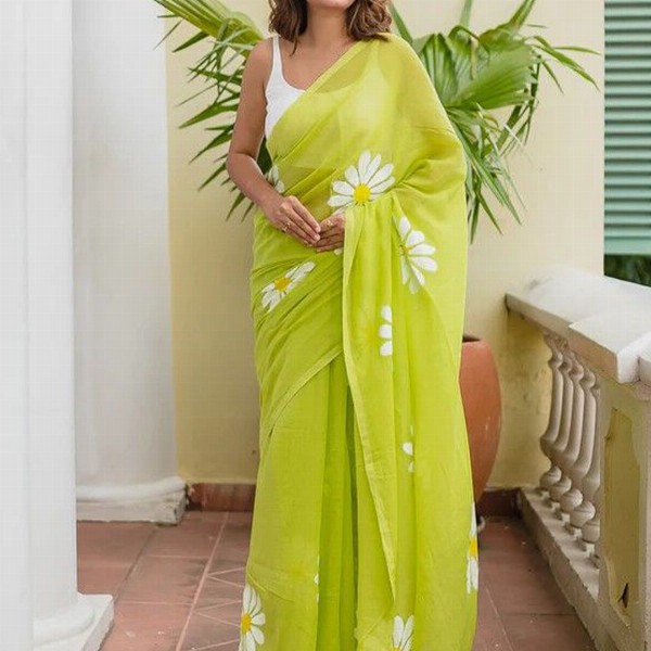 VILLAGIUS Floral Printed Pure Cotton Saree