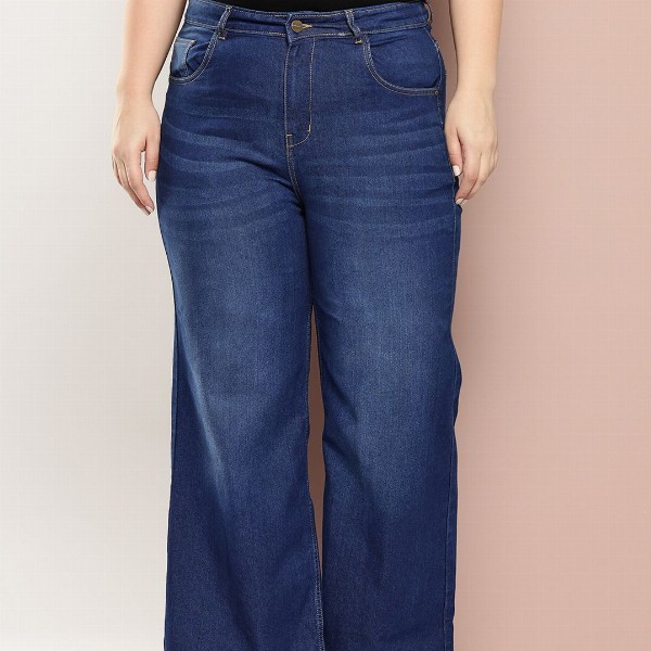 Sztori Women Relaxed Fit Light Fade Stretchable Jeans