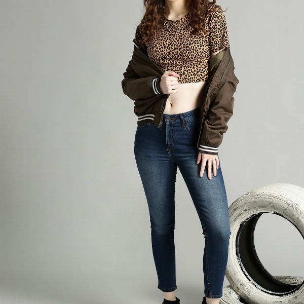 Roadster Women Navy Blue Skinny Fit Mid-Rise Clean Look Stretchable Cropped Jeans