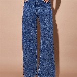 SASSAFRAS BASICS Women Straight Fit High-Rise Clean Look Heavy Fade Jeans