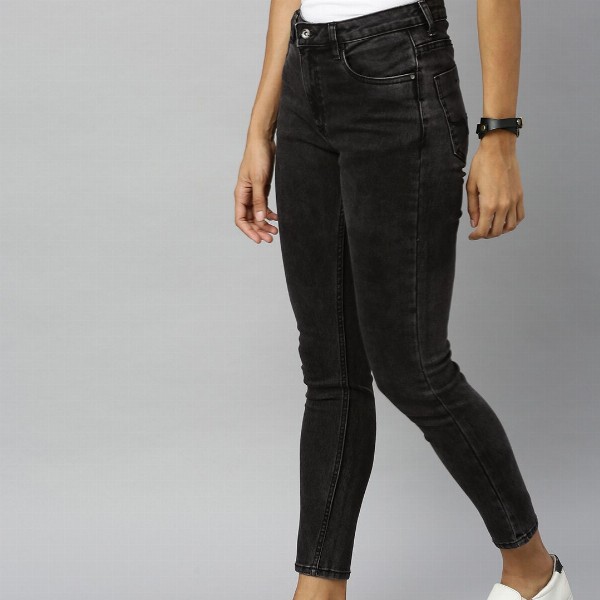 Roadster Women Black Skinny Fit Mid-Rise Clean Look Stretchable Jeans
