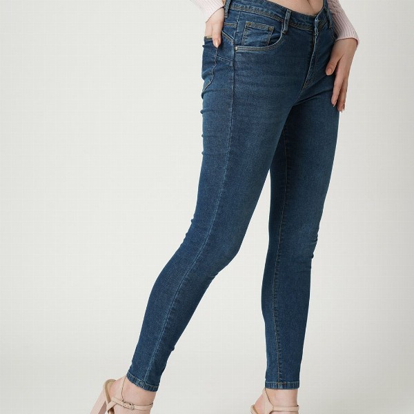 Kraus Jeans Women Skinny Fit Mid-Rise Light Fade Jeans