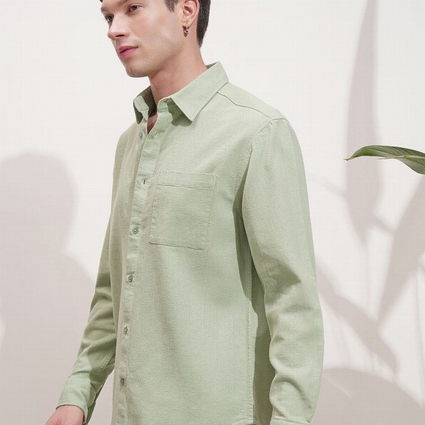 HIGHLANDER Men Textured Spread Collar Cotton Casual Shirt