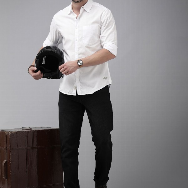 Roadster Men White Classic Regular Fit Cotton Casual Shirt